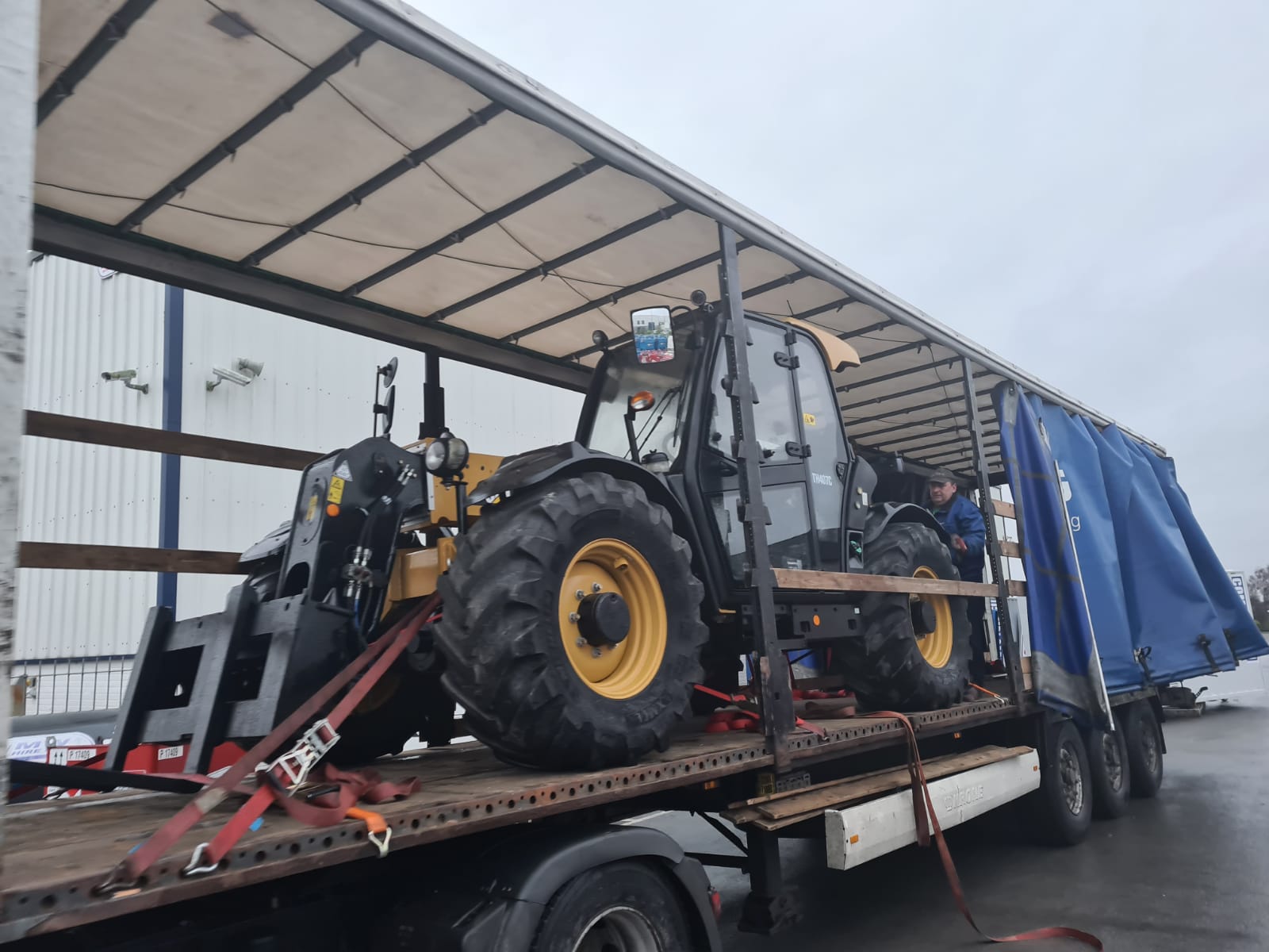CAT 7m Teleporter heading to Lithuania